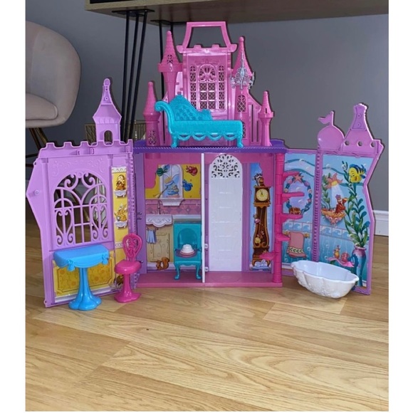 Pop-up foldable palace for Disney princess barbies - Picture 1 of 9